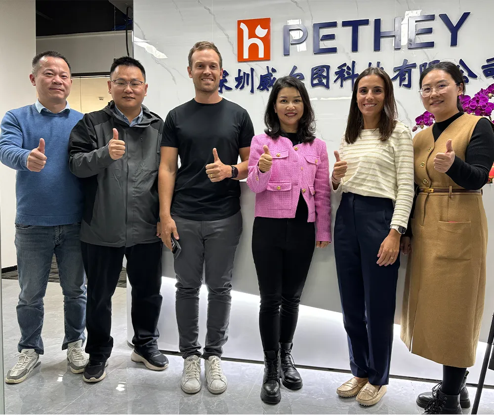 Overseas customers visiting our Shenzhen factory
